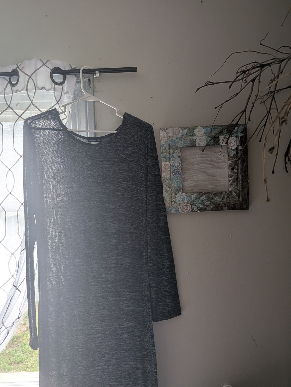Lightweight Charcoal Long-Sleeve Tunic Top
